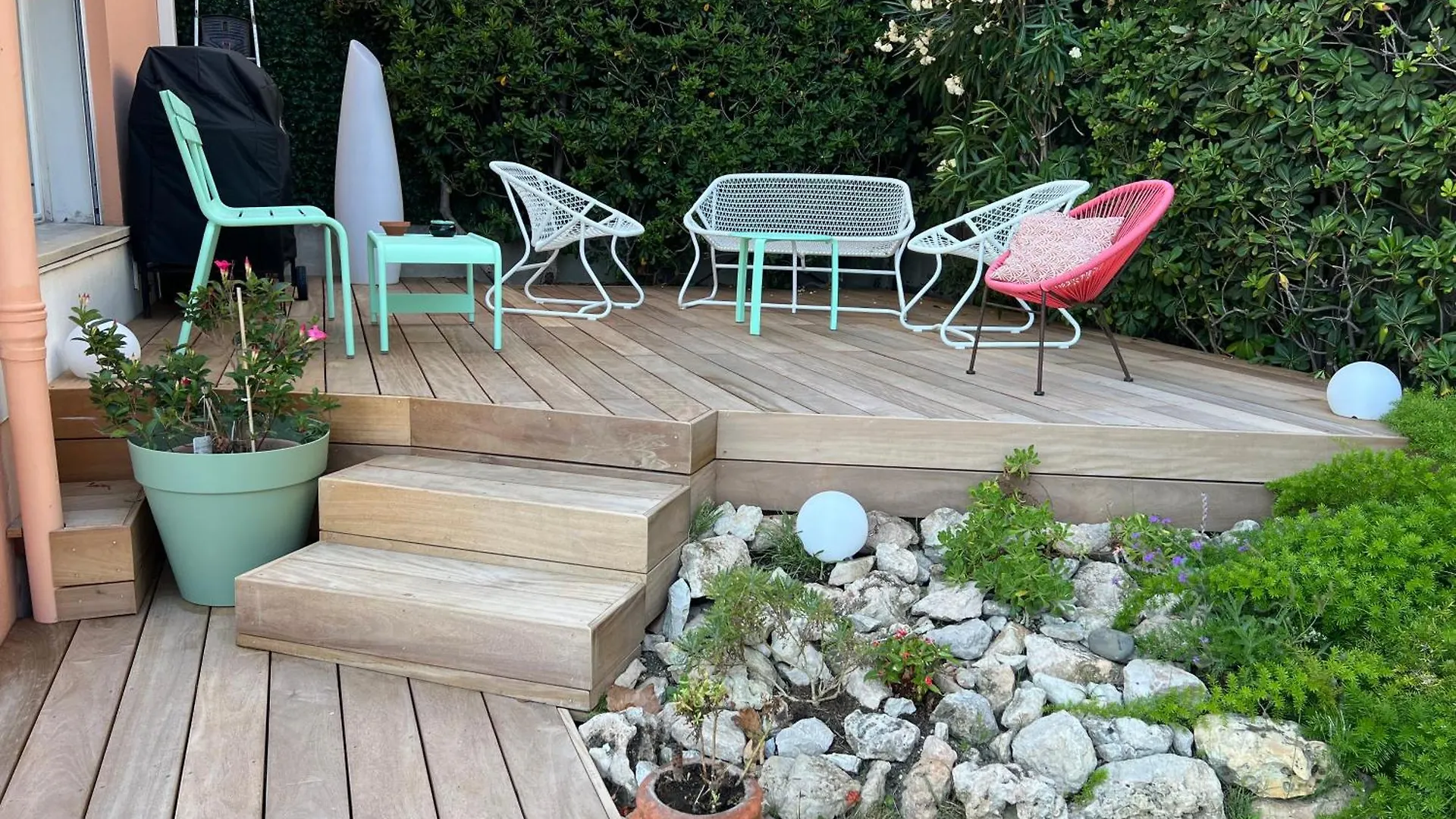 Appartement Le Pamela Face A La Mer Menton