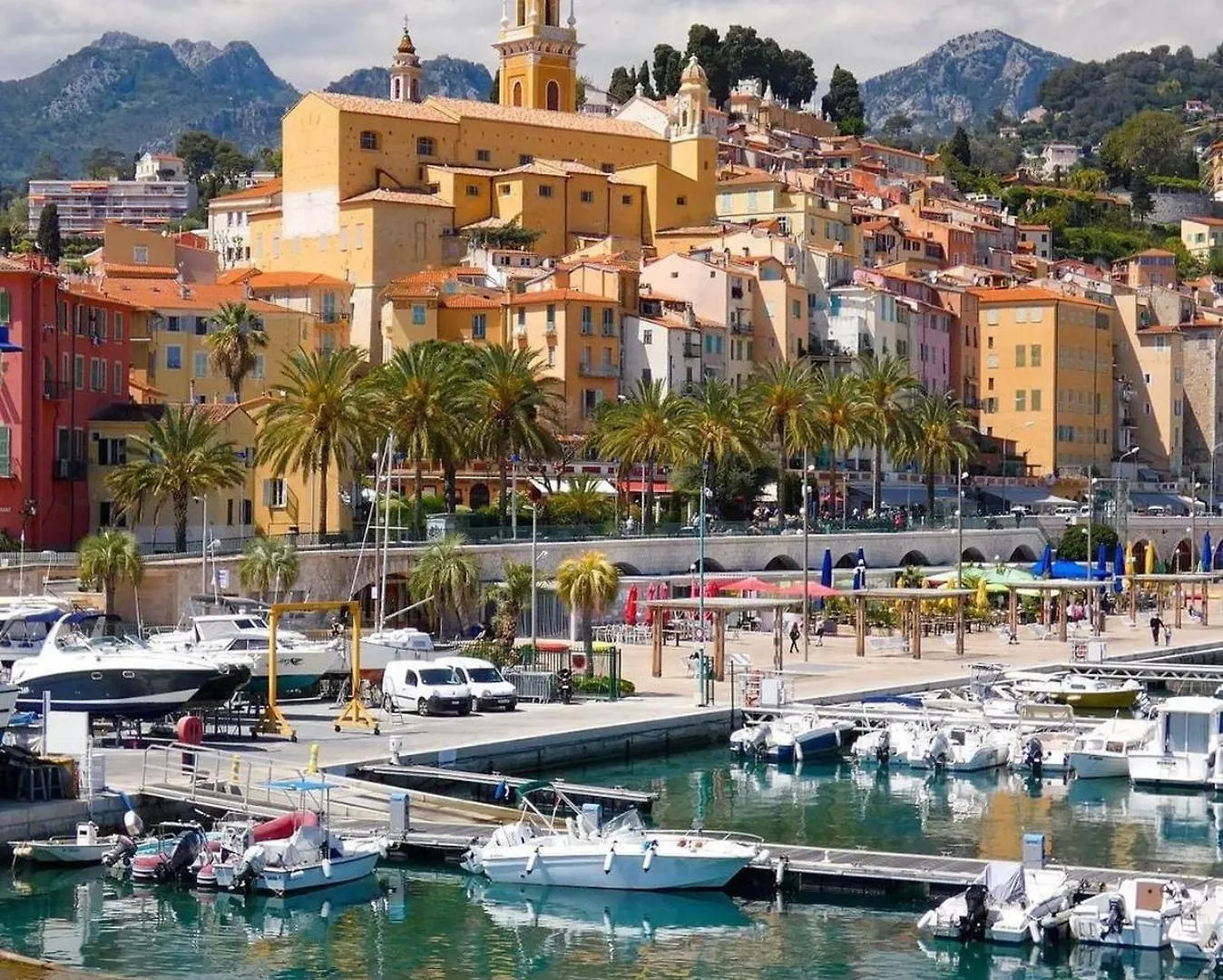 Le Pamela Face A La Mer Menton Apartmán