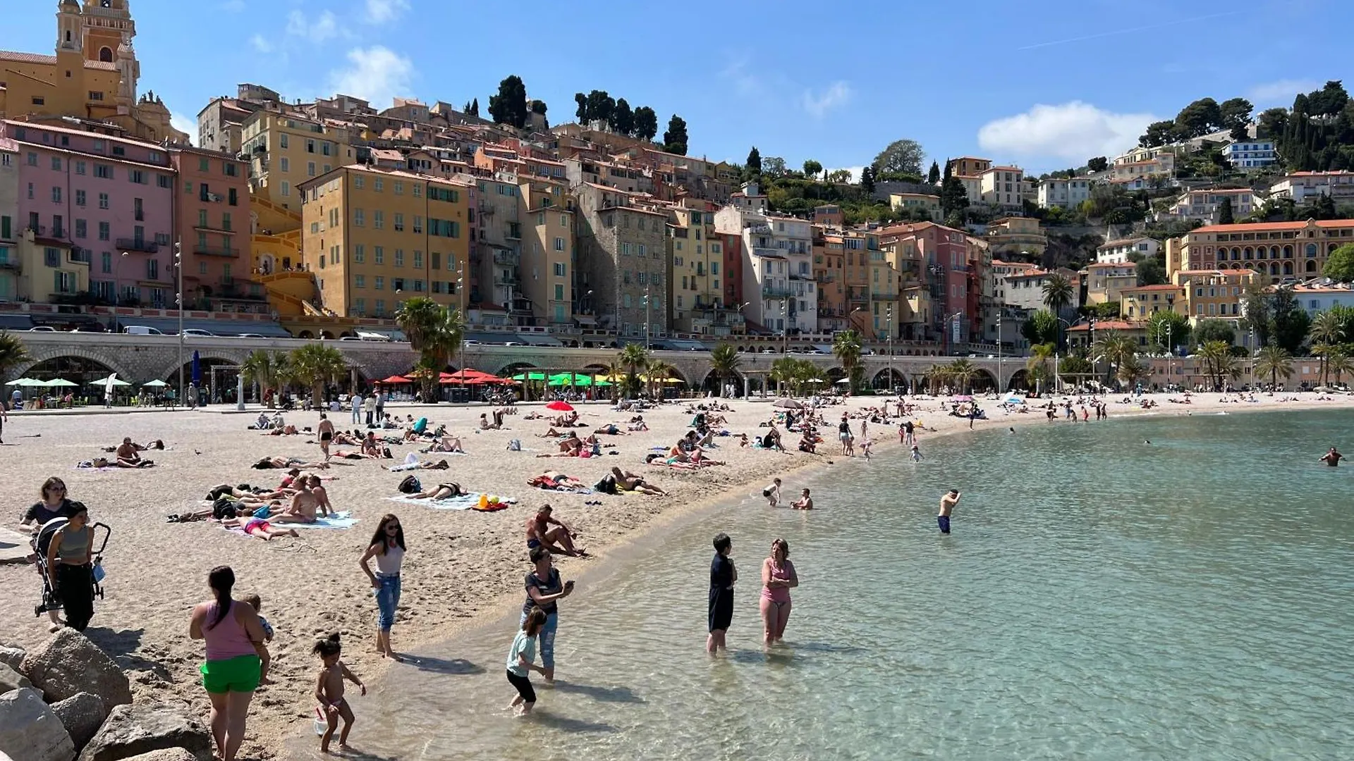 Le Pamela Face A La Mer Menton Apartmán