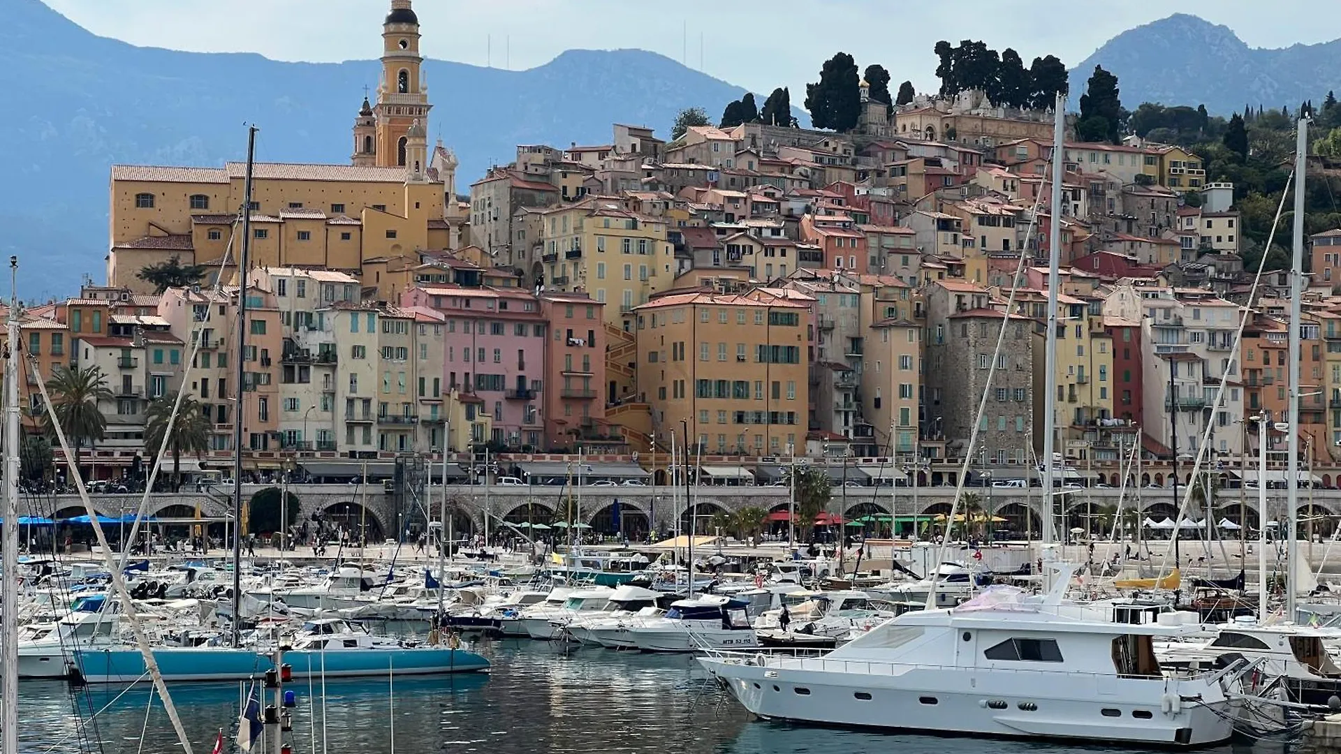 Le Pamela Face A La Mer Menton