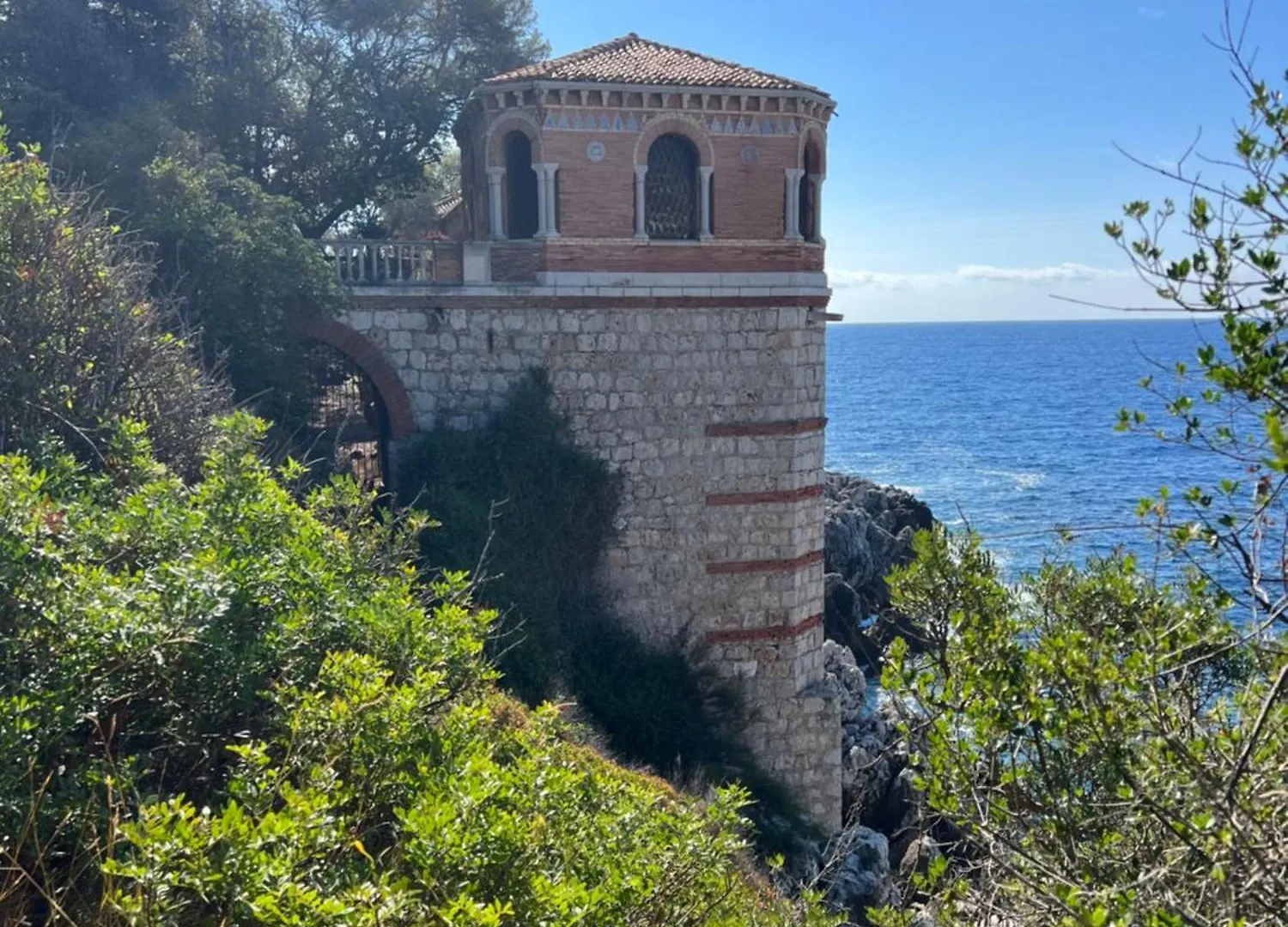 Le Pamela Face A La Mer Menton
